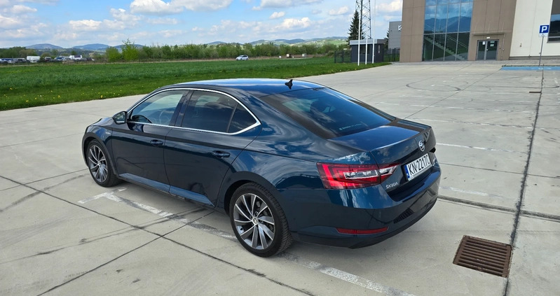 Skoda Superb cena 72900 przebieg: 230550, rok produkcji 2018 z Kępno małe 137